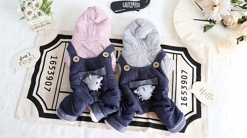 鲨鱼宝宝条纹带帽四脚衣