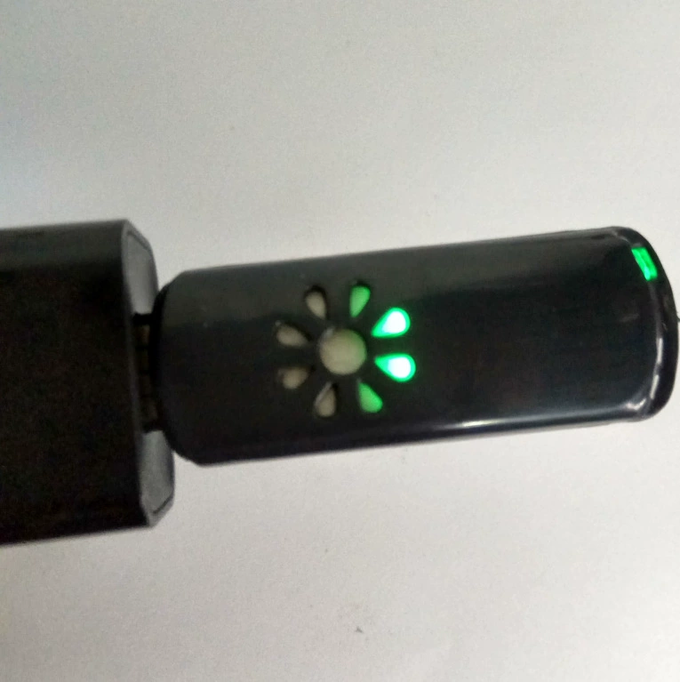 U-дисковая Автомобильная ароматерапевтическая машина Новые странные электронные продукты Освежающее расширение аромата ароматерапии без упаковки OPP эфирного масла