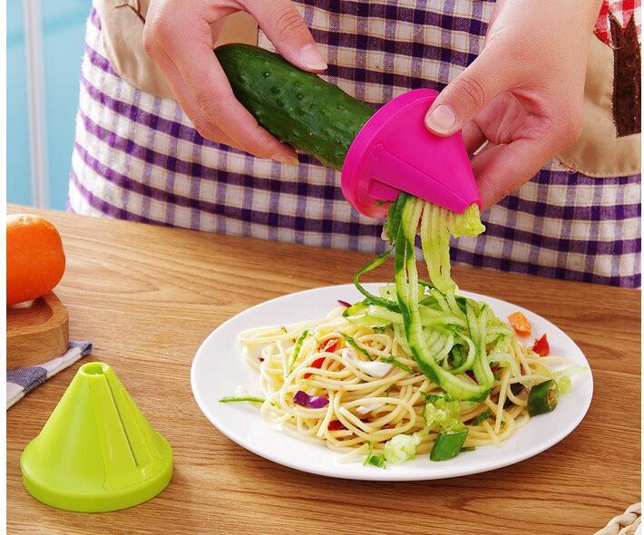 Kitchen Multifunctional Shredder Rotary Shredder Vegetable Grater Peeler Spiral Shredder display picture 1