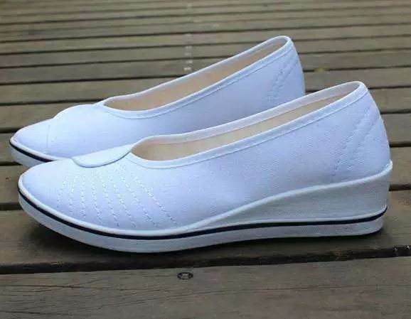 White nurse uniform, comfortable breathable white shoes, high footwear heels