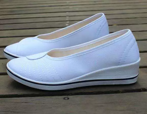 White nurse uniform, comfortable breathable white shoes, high footwear heels