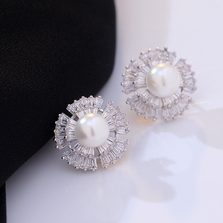 Classic elegant universal earrings with zircon from pearl