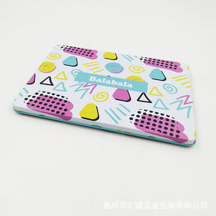 �S�Ҷ��Ʋ�ɫ�U�P�R���F���b��12ɫϞ�P�R���F���ľ��F�з��w��