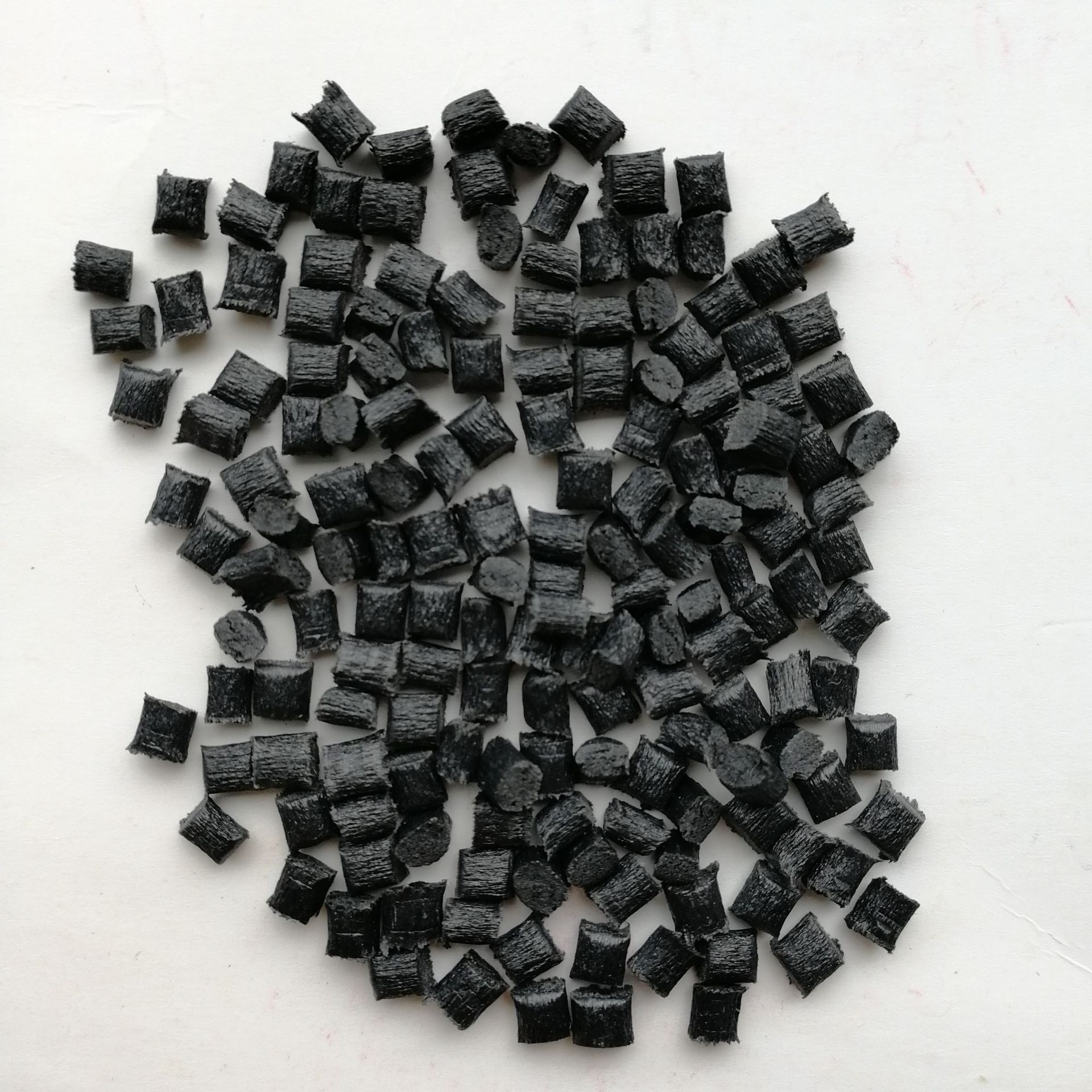 无卤防火PBT黑色工程塑料 加纤25%黑色PBT颗粒 环保PBT再生料粒子