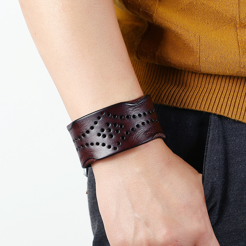 Vintage odinis apyrankė su pakabukais plati cowhide stiliaus_voghion.com