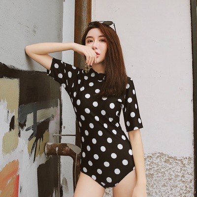 新款韩国连体三角泳衣女复古波点高领黑白中袖露背跨境保守性感