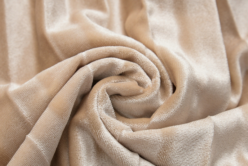 Dames rok geplooid van fluweel met mesh en goud accent_voghion.com