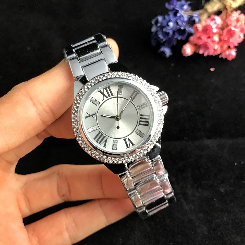 Trendy Fashion Quartz Women's Watch White Collar Fashion Quartz Watch Small Dial Roman Scale Dial Personalized Watch