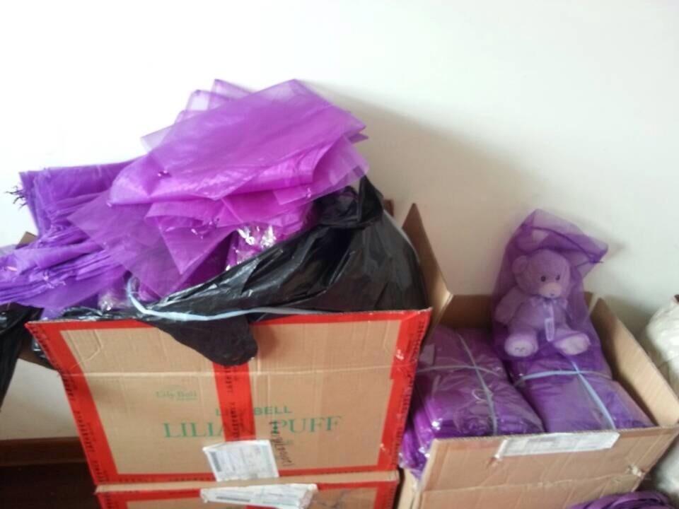 厂家现货供应 30*40cm装薰衣草小熊毛绒玩具紫色纱袋