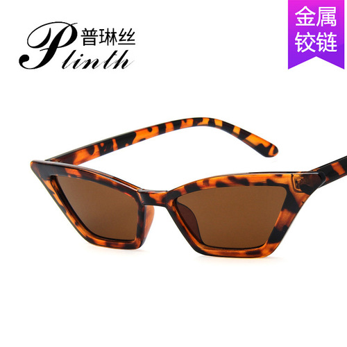 Cross-border Western and European fashion cat-eye sunglasses for women, small frame, black, transparent sunglasses, metal hinges
