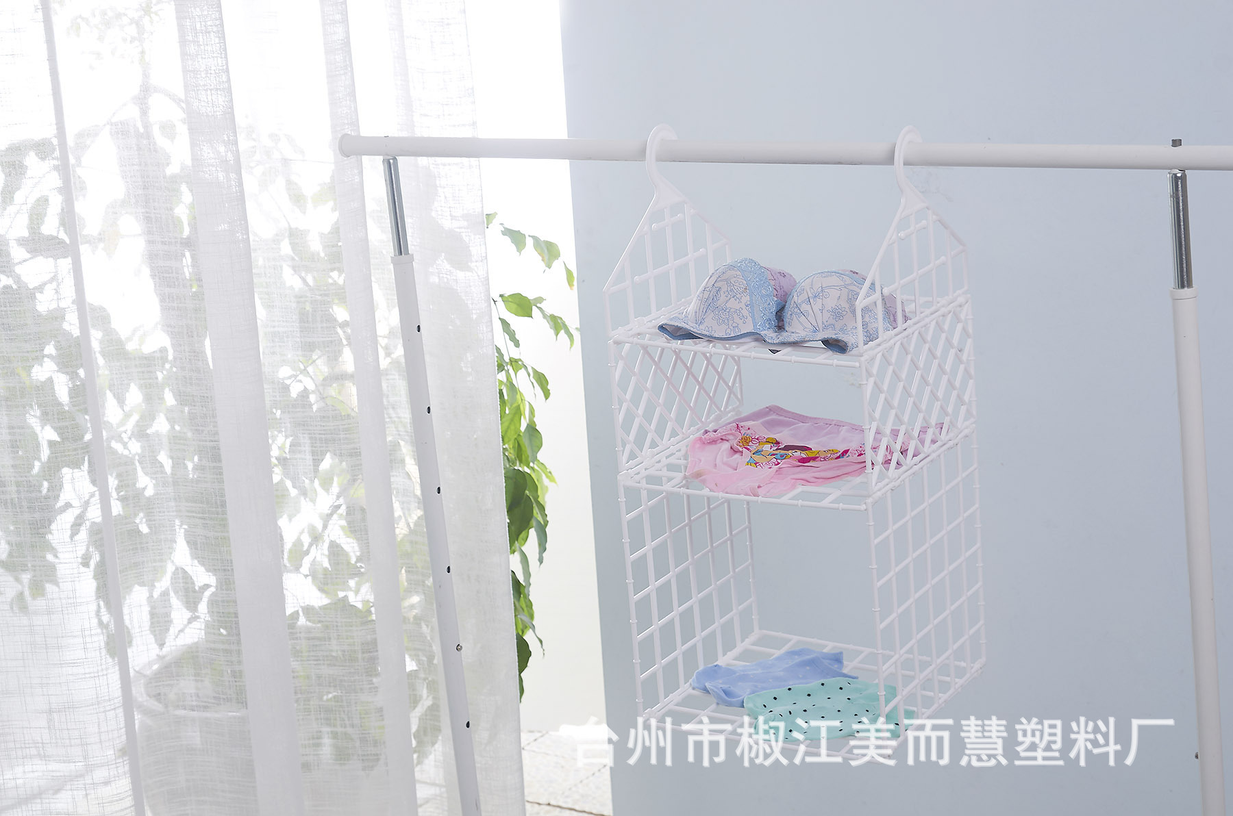 001-73-衣柜收纳架f.jpg