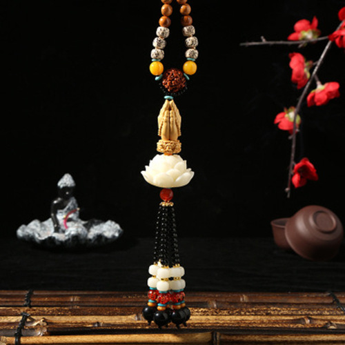 New white lotus boxwood car pendants, gifts, high-end car pendants, car interior accessories, drop shipping