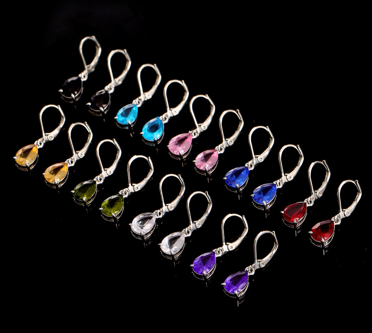 Pointed labret stud close-up product detail