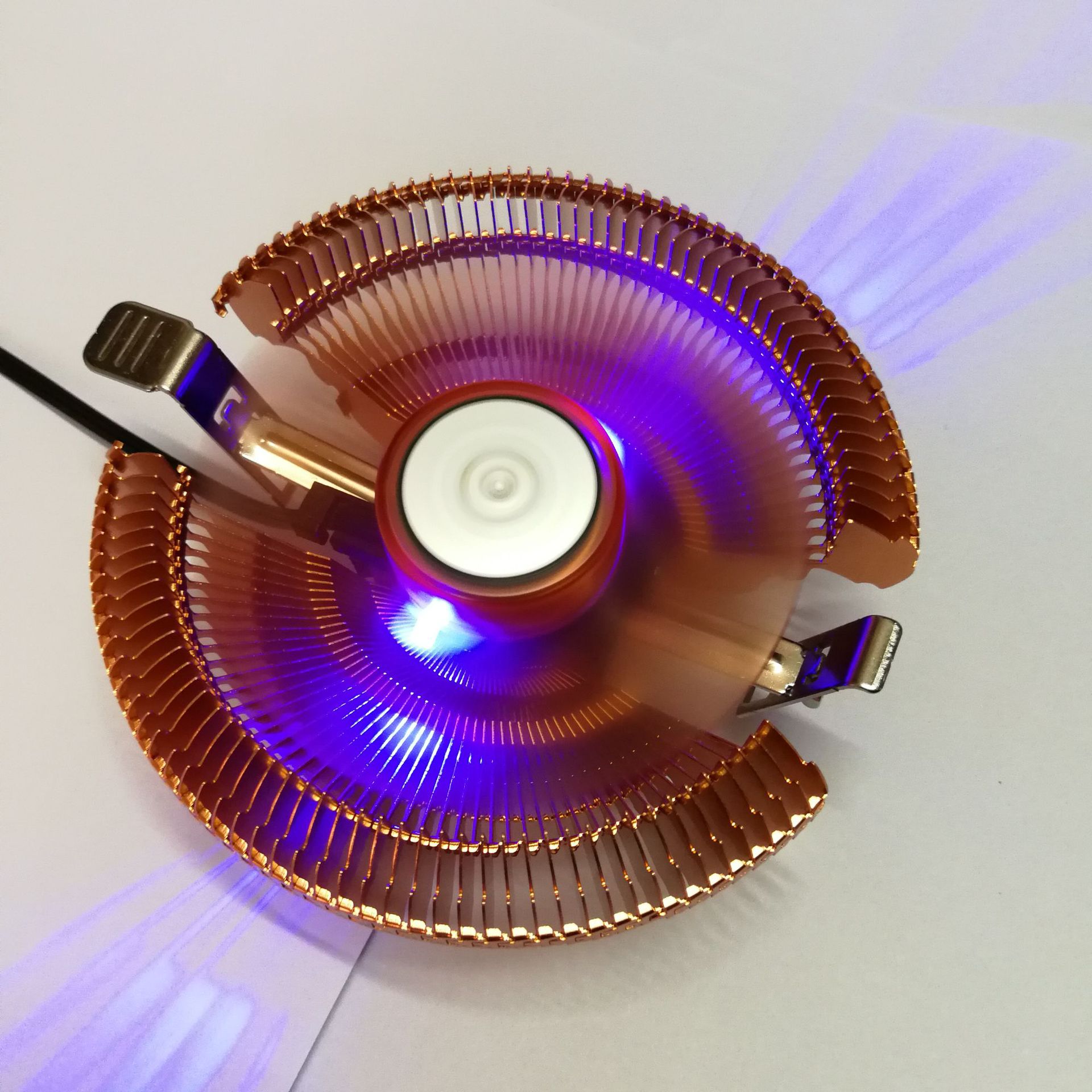 cpu风扇 电脑散热器 AMD英特尔通用 铜色 带灯 发光 AVC同款-阿里巴巴