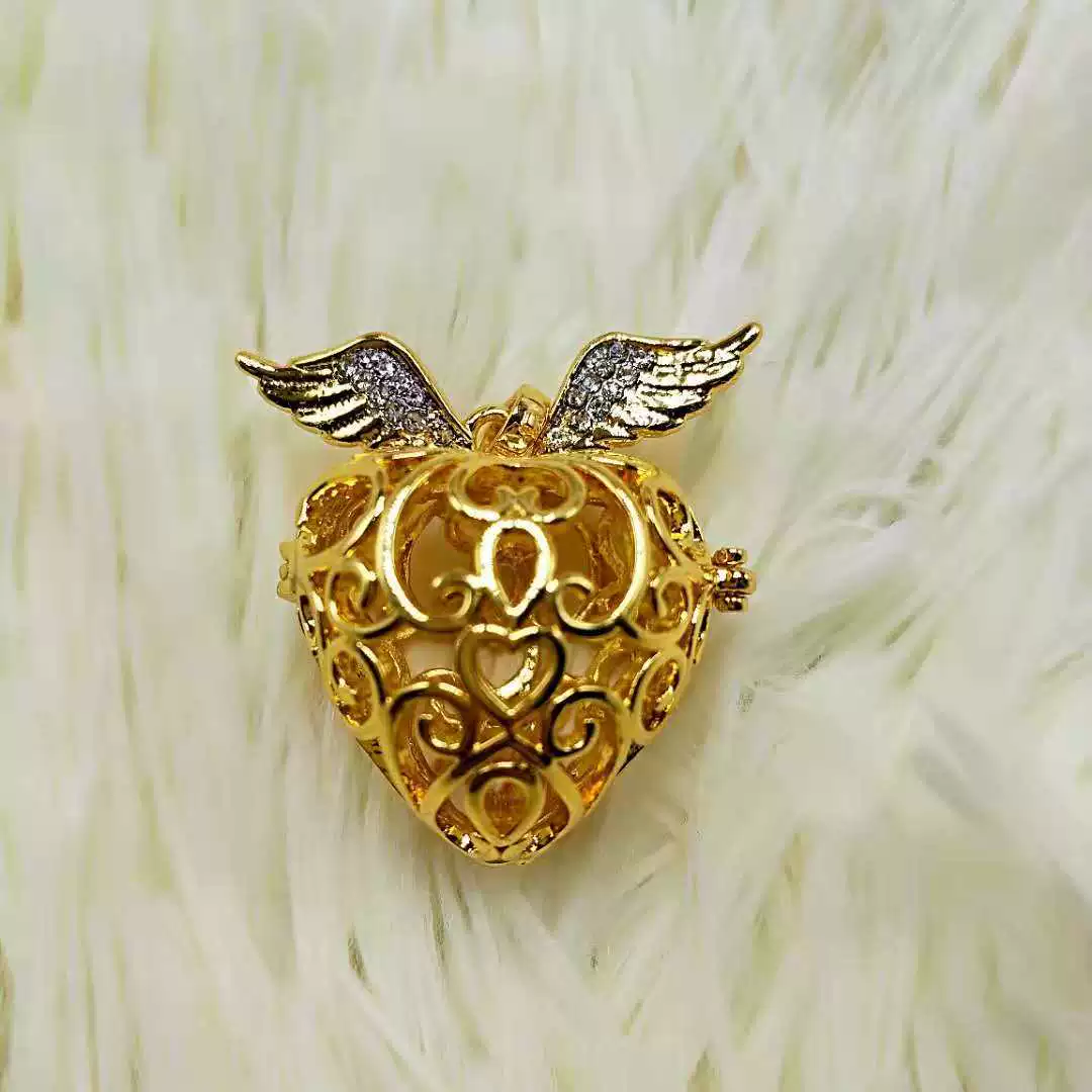 Серебряное украшение?
