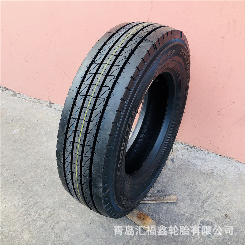 销售低平板拖车校车轮胎215/75R17.5 205/65r17.5