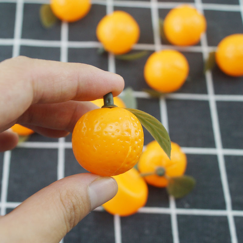 Simulación de plástico modelo de fruta de plástico naranja mini naranja con hojas naranja falso modelo de verdura de fruta al por mayor