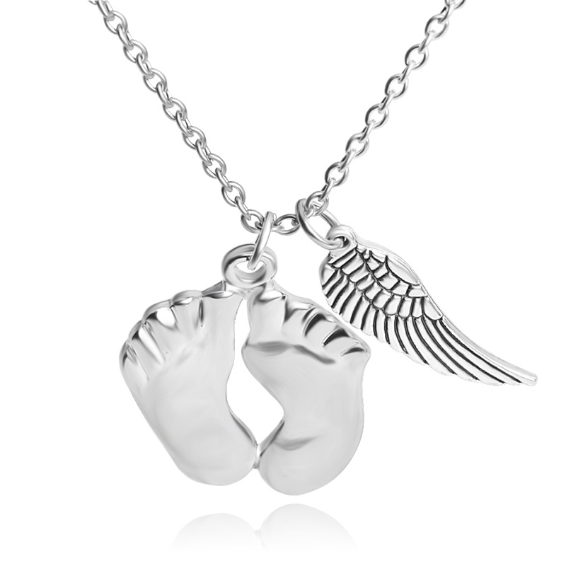 New Style Little Feet Wings Pendant Necklace Mother's Day Gift Daughter Little Feet Necklace Accessories Wholesale Nihaojewelry display picture 2