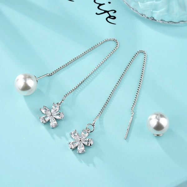 Earrings with zircon