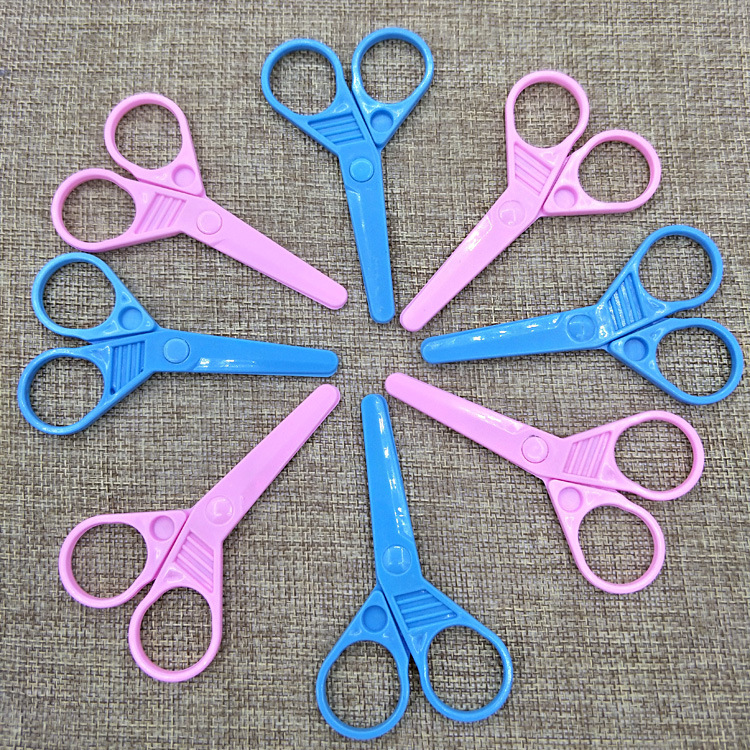 塑料小剪刀 儿童剪纸文具幼儿保护功能 安全塑料学生儿童手工剪详情2