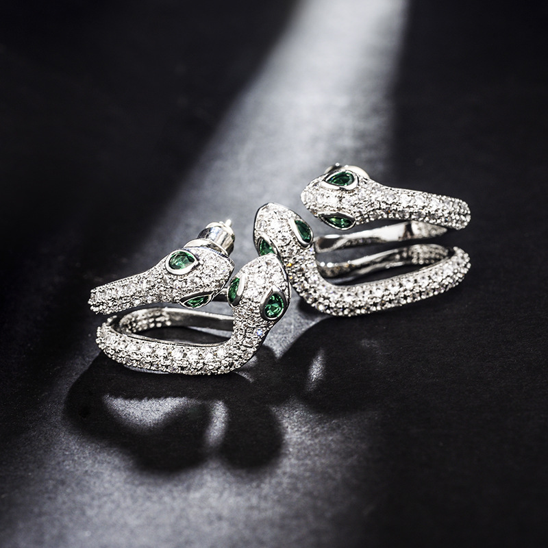 ŷ˫ͷŮ ߶Ǽ ʱиԶγ