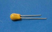 ���CA42-25V-4.7UF