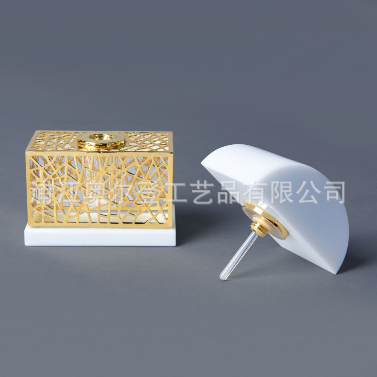 创意乳白K9水晶精油瓶子30ml滴管香水瓶车载迷你香水瓶详情图3