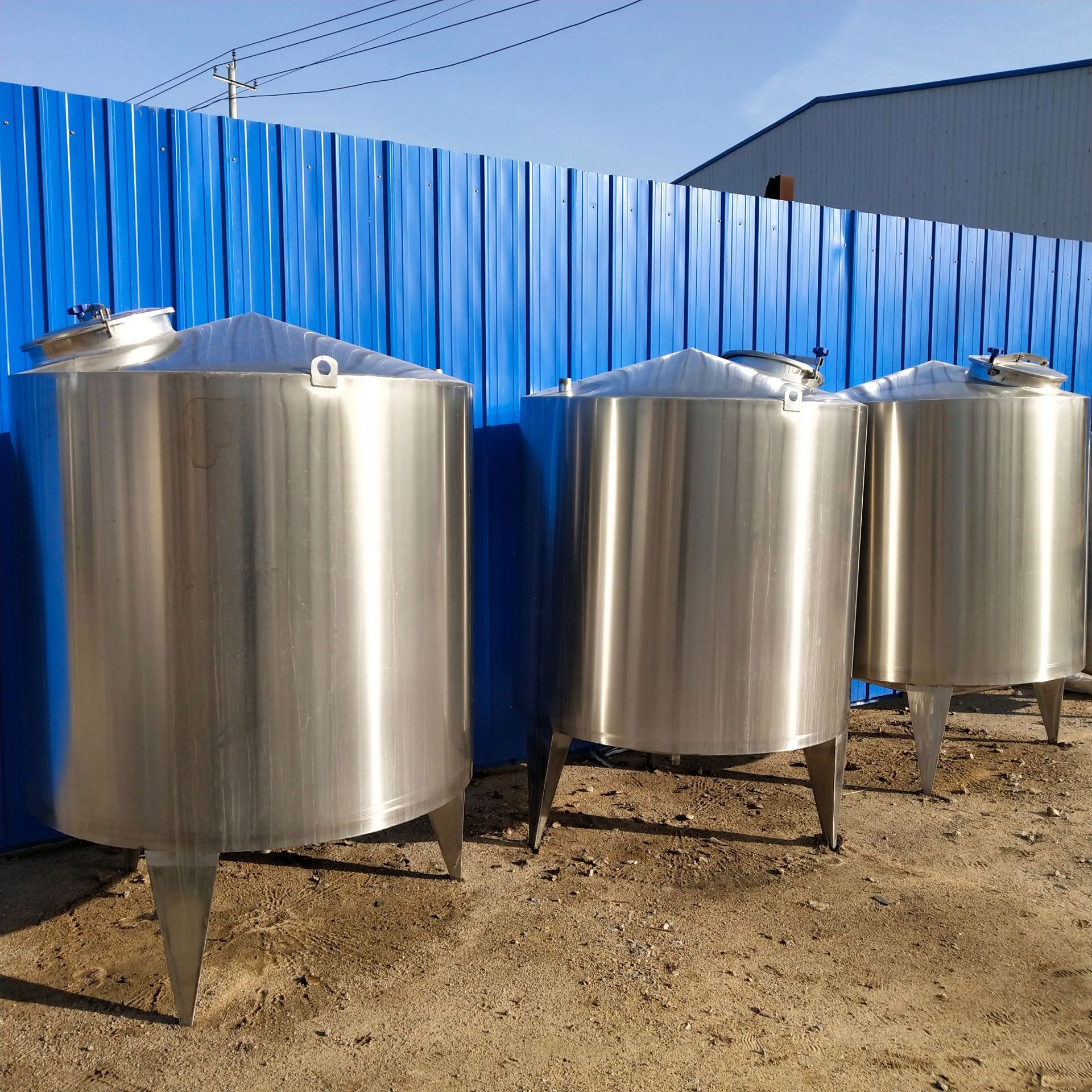 现货供应二手液体储罐 2吨不锈钢罐 2立方食品饮料储存罐