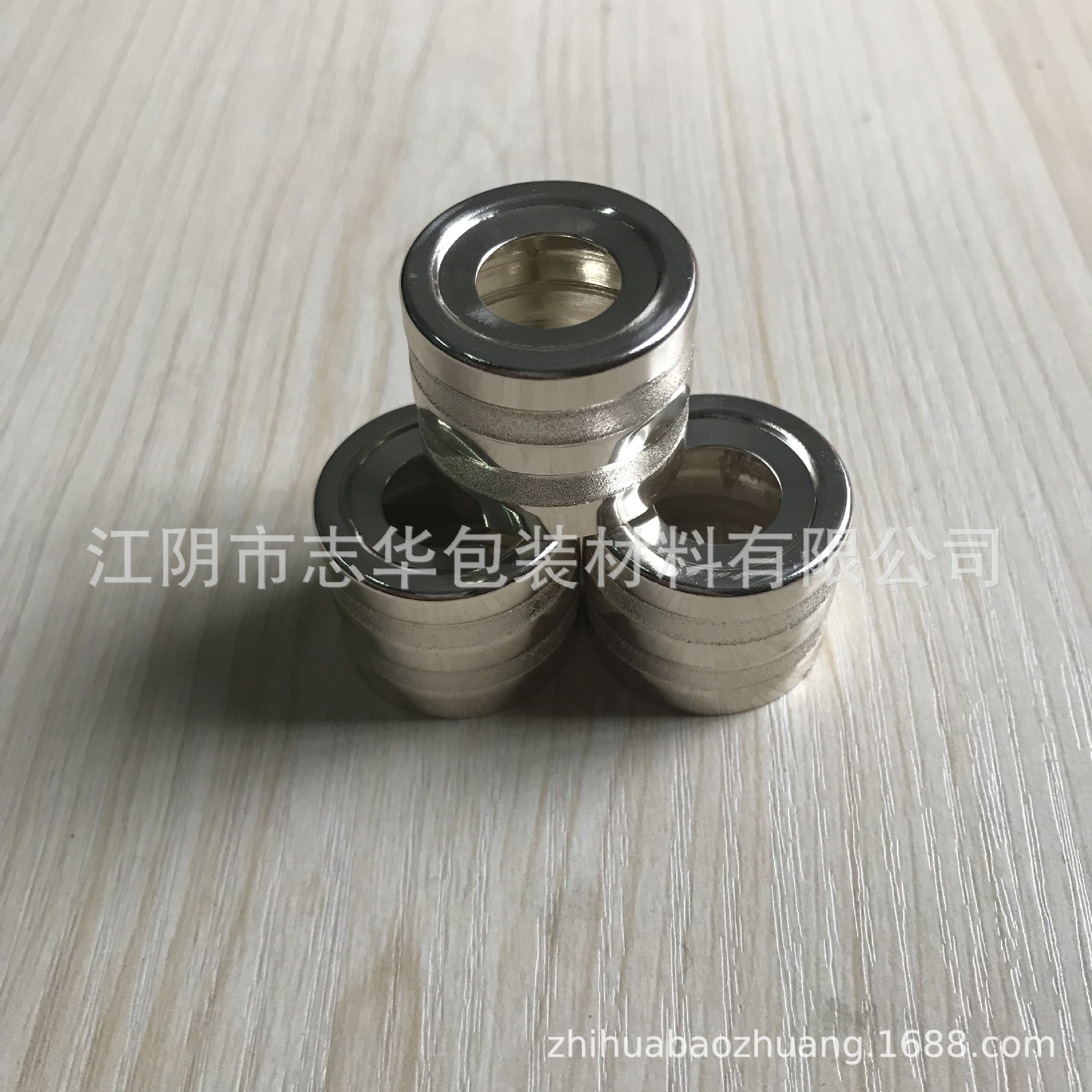 江阴厂家供应冲孔喷砂滚筋铝盖LOGO香薰盖