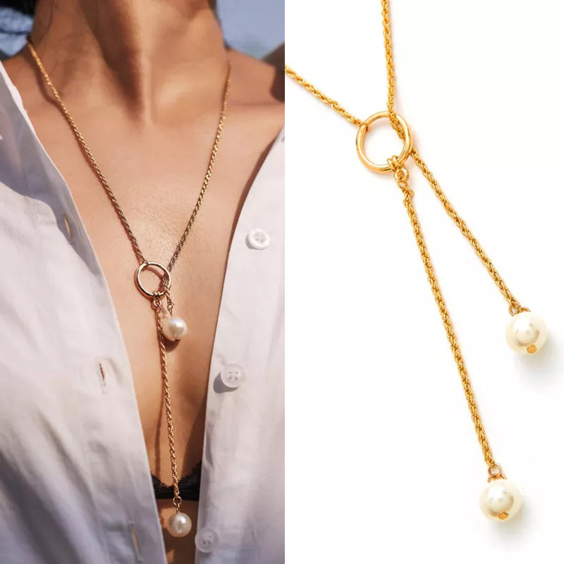 Universal golden necklace with tassels