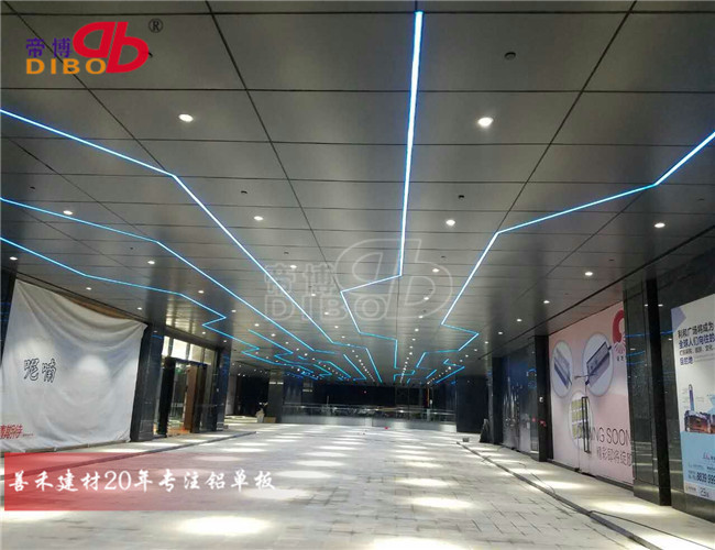 加油站防风铝条扣 办公楼铝天花铝扣板 广告牌U85条扣