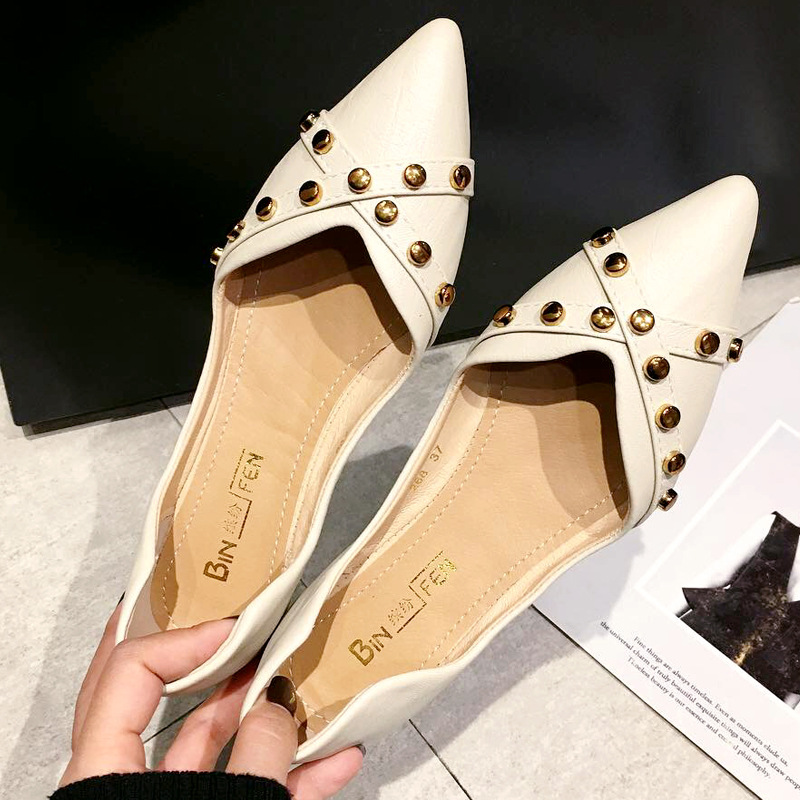 单鞋女2019春季新款女鞋复古学院风尖头铆钉平底豆豆鞋网红仙女鞋|ms