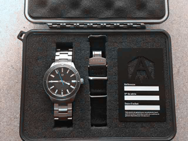 道芬手表保护包装收纳盒便携透明防震防压高档手表手机防水盒