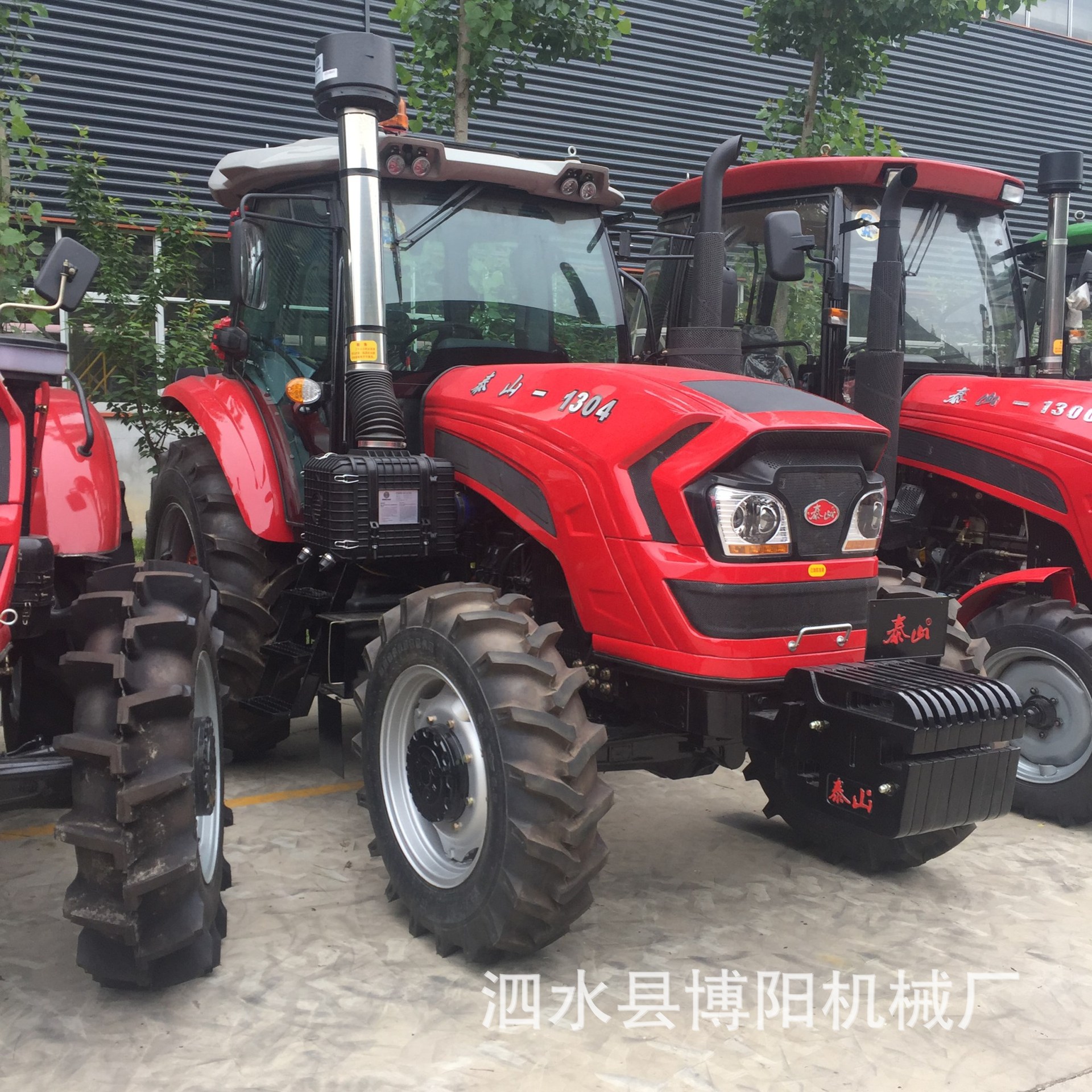 大马力六缸1504四驱拖拉机动力强性能稳定大田农耕水旱两用拖拉机
