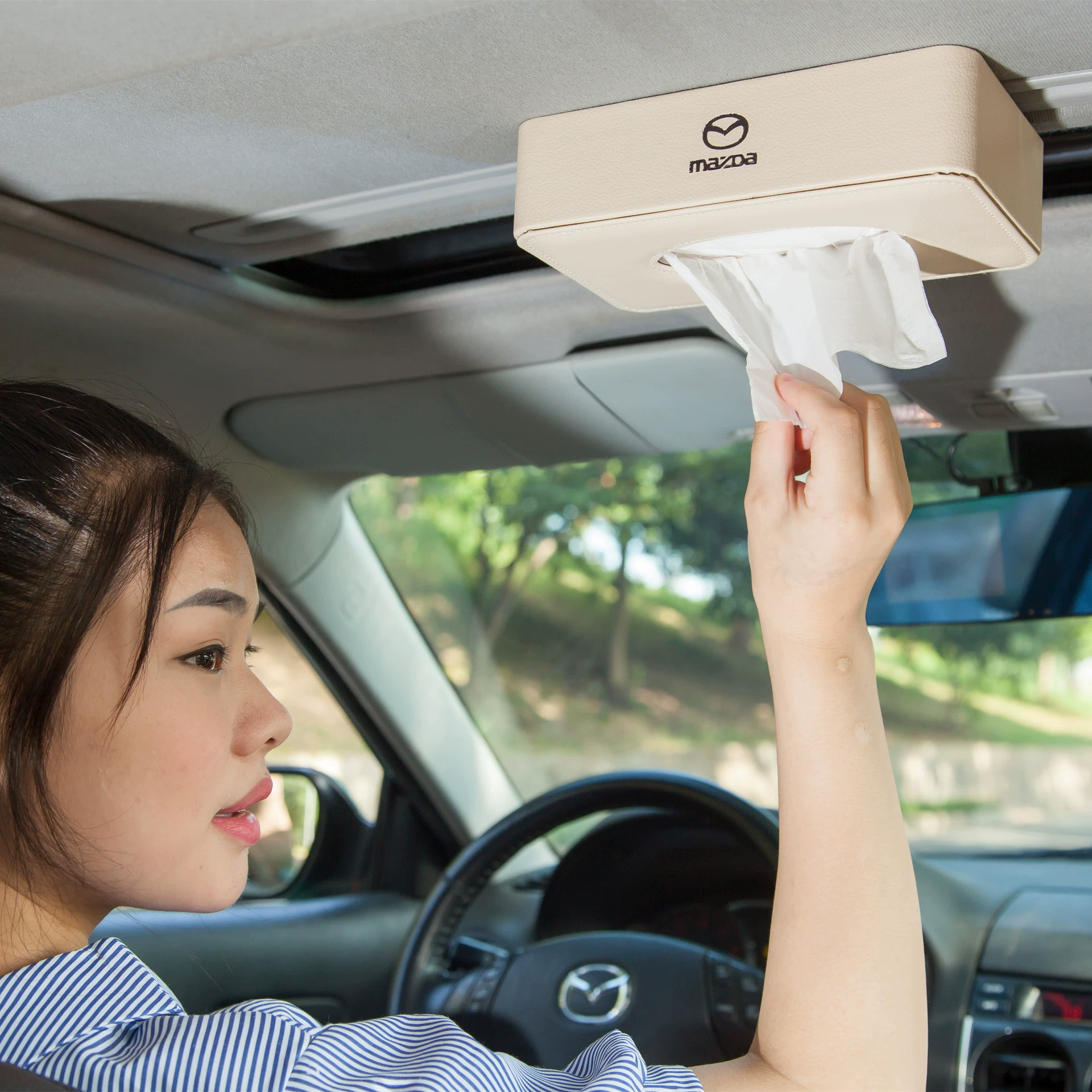 Автомобильная коробка для салфеток Подвесной солнцезащитный козырек Бумажная коробка Креативная кожаная бумажная коробка Товары для украшения интерьера автомобиля