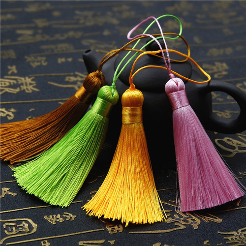 Anti-wrinkle vertical tassel short and fat 8CM bookmark comb keychain pendant DIY fashion accessories small tassel fringe bulk
