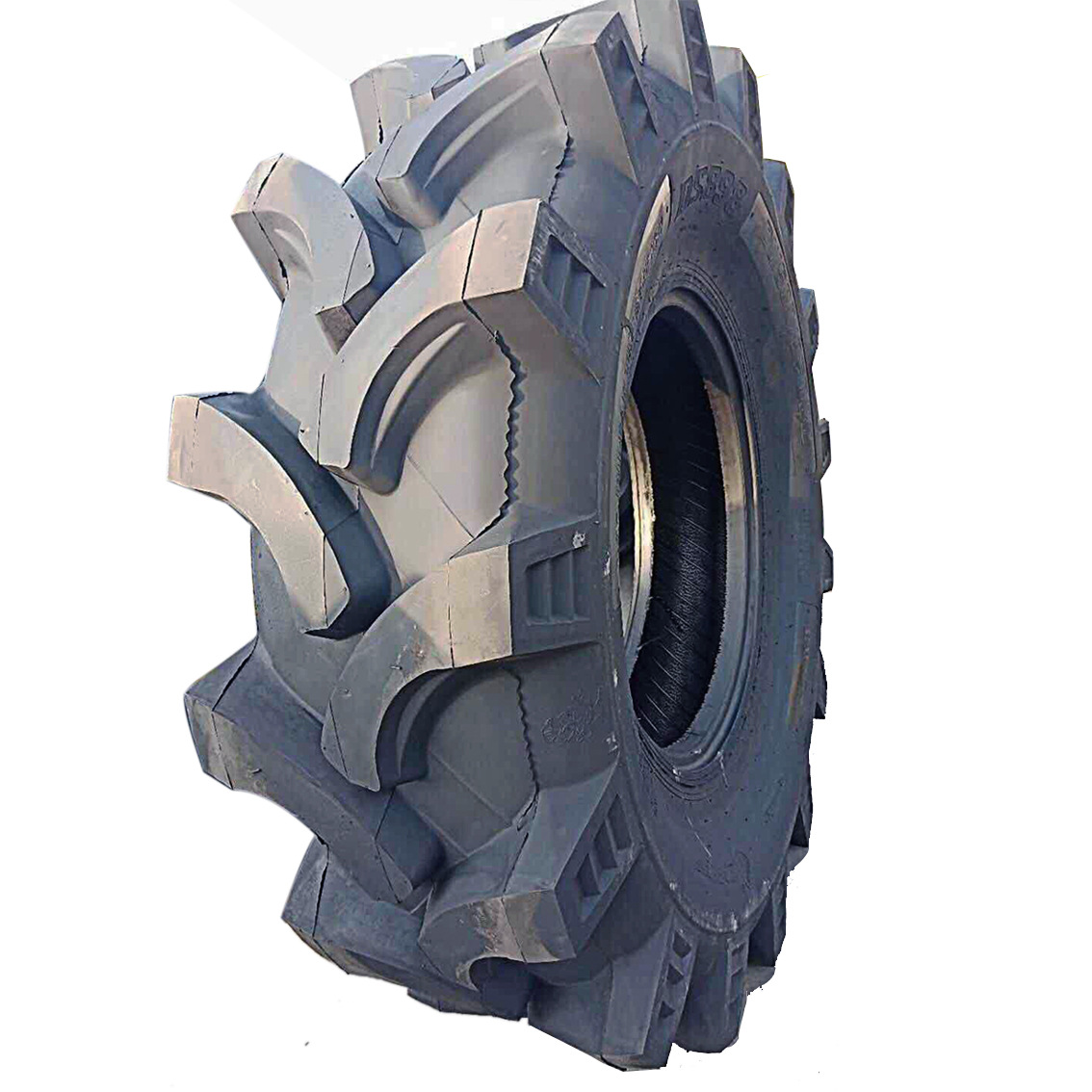 现货销售500/95D32大型拖拉机采棉机轮胎 全新人字花纹19.5-32