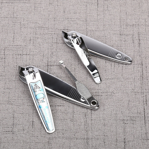 The shopkeeper recommends Guangdong Qiangren 610 oblique nail clippers, hawkbill nail clippers, pedicure and manicure scissors wholesale