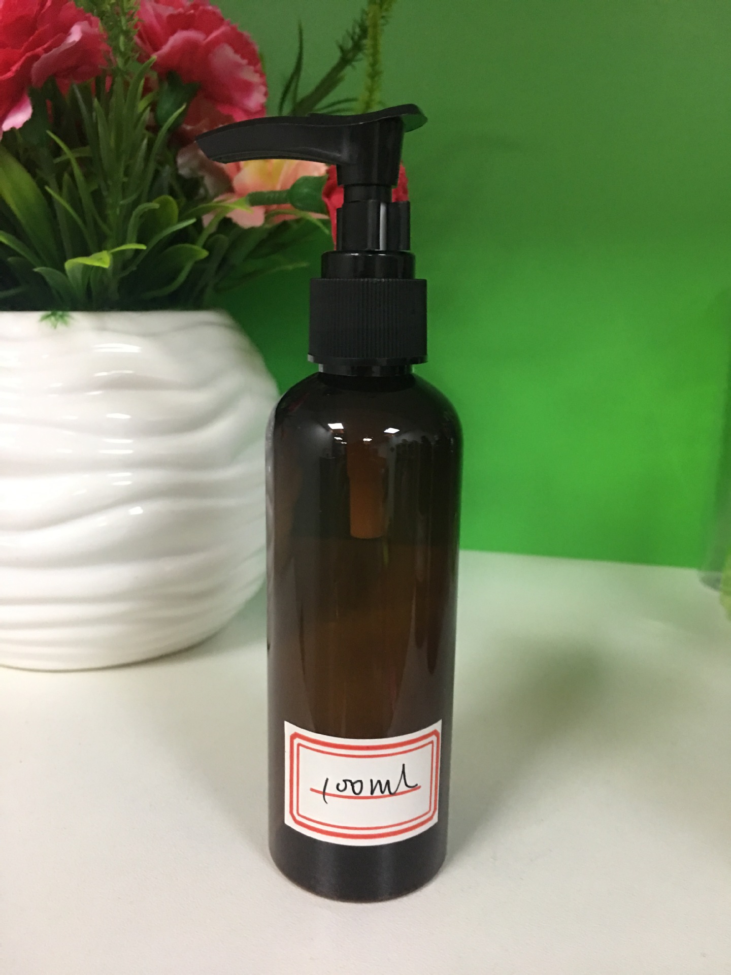 100ml塑料瓶，100ml圆柱瓶，100ml、120ml精油瓶