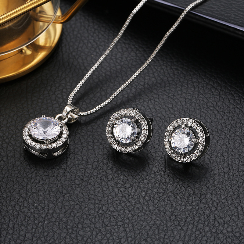 New Jewelry Fashion Temperament Necklace Earrings Two-piece Geometric Round Zircon Suit Earrings Pendant Wholesale Nihaojewelry display picture 3