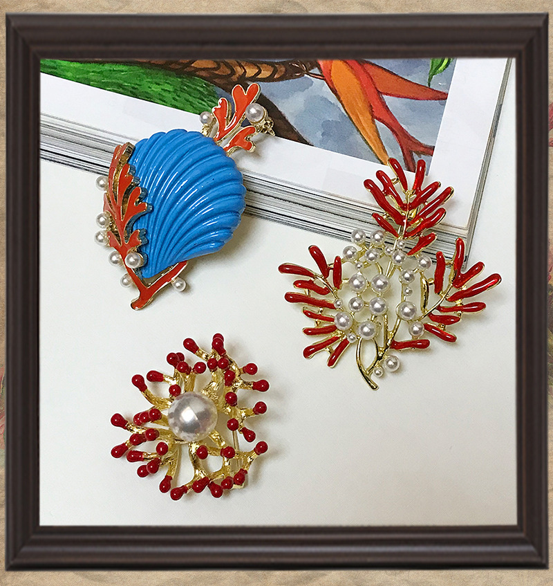 Spille per alberi a foglia rossa, spille a conchiglia, perle in lega, strass, accessori di abbigliamento alla moda_voghion.com