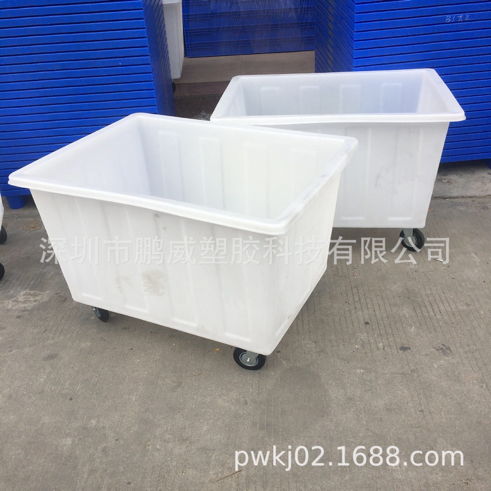 供应香港制衣厂运输K400白色周转箱大号塑胶带轮储存箱可印刷字体