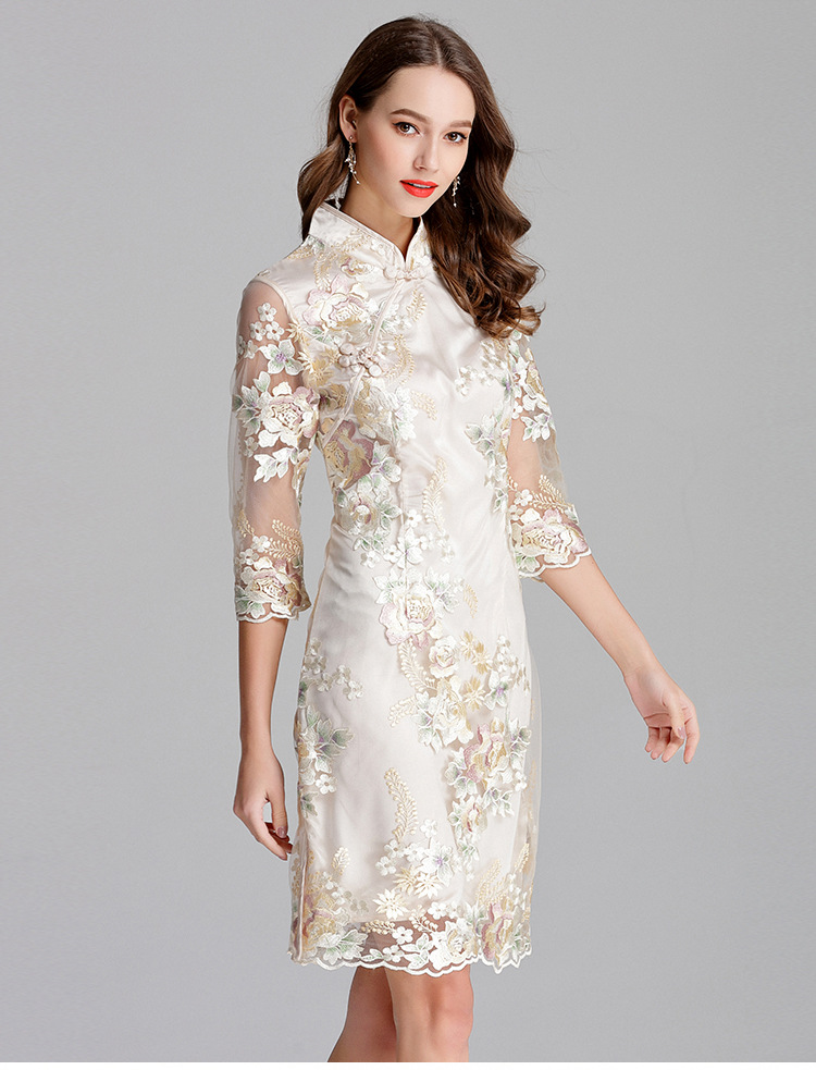 Elegáns hímzett retro cheongsam ruha plus size méretben_voghion.com