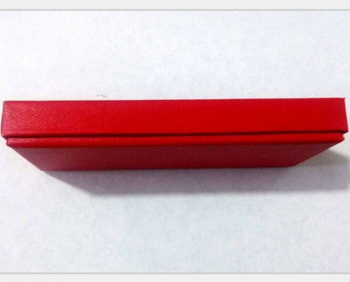 Red black packaging box keychain gift box sponge cushion jewelry gift box rectangular box lettering and logo