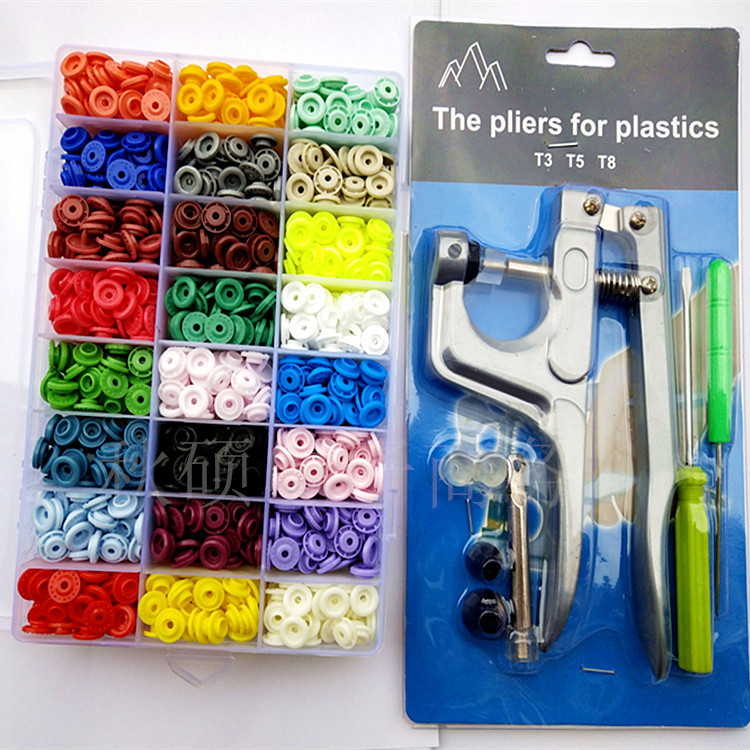 Fábrica transfronteriza resina Hualian hebilla de cuatro articulaciones T5 herramienta en caja de plástico hebilla de cuatro articulaciones botón caja de traje botón