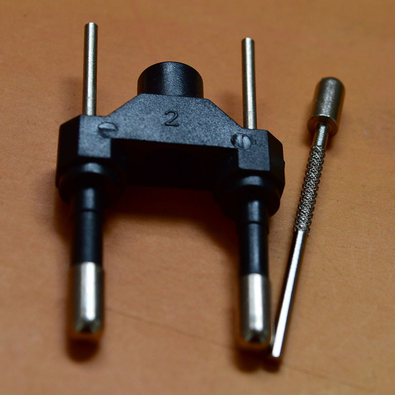 厂家生产欧规电源五金圆插头 欧式充电器插脚支架 可以过滚筒测试