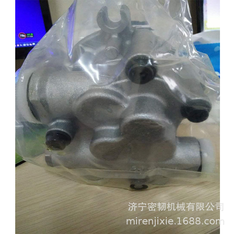 挖掘机JCM933D液压泵上先导泵 齿轮泵 K3V114DT