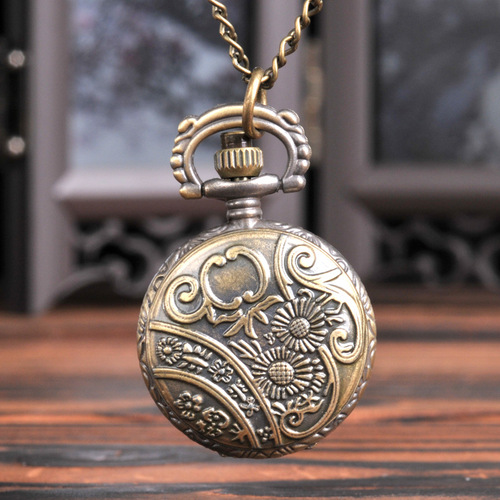 European and American retro brown glass classical flip pocket watch quartz carved small pocket watch one piece dropshipping 6046