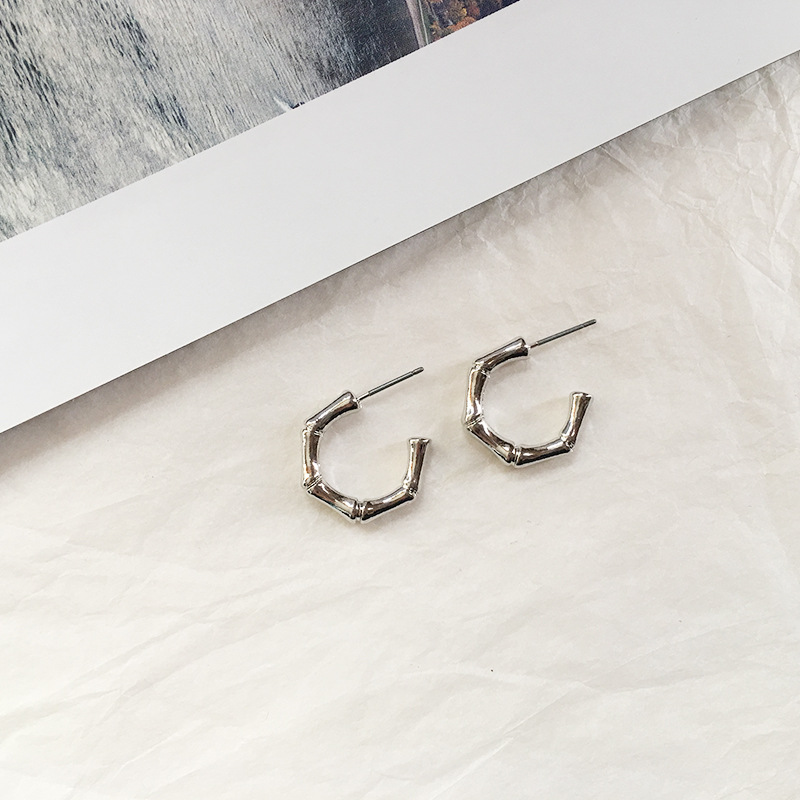 Simple Big Circle C-shaped Bamboo Earrings display picture 9