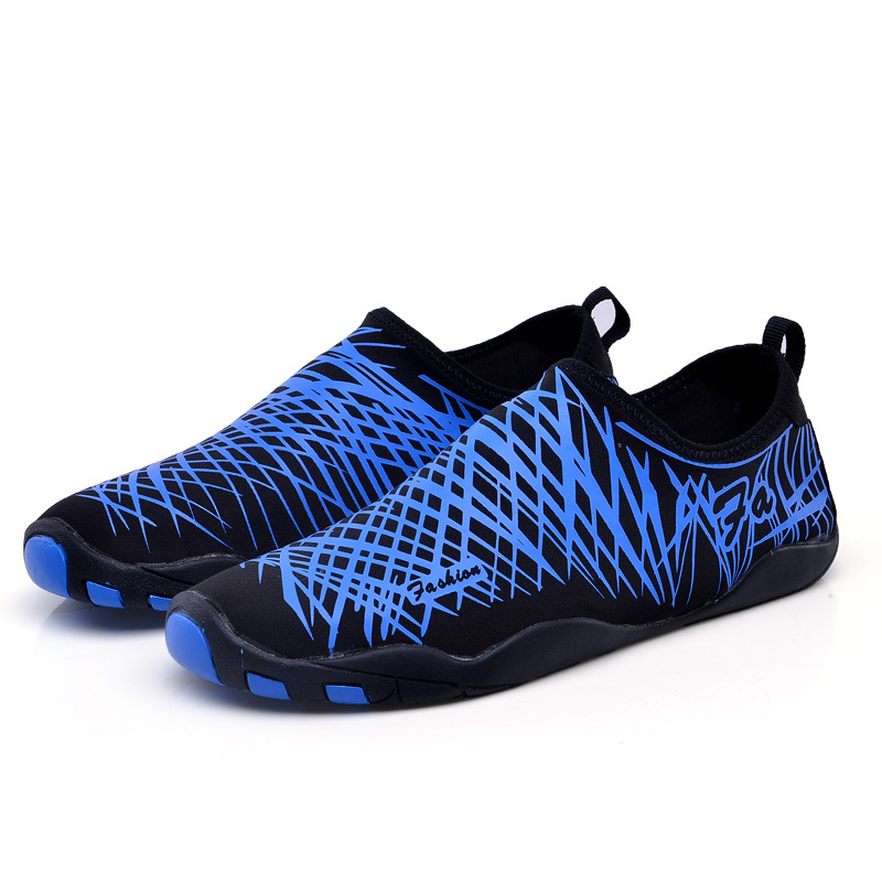 2018 Spring and summer new pattern lovers Swim shoes non-slip Set foot Sandy beach Diving shoes outdoors leisure time Upstream Wading
